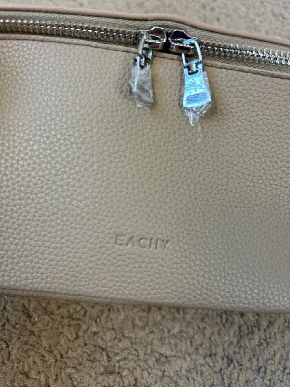 Eachy Travel Cosmetic Bag Tan NWOT